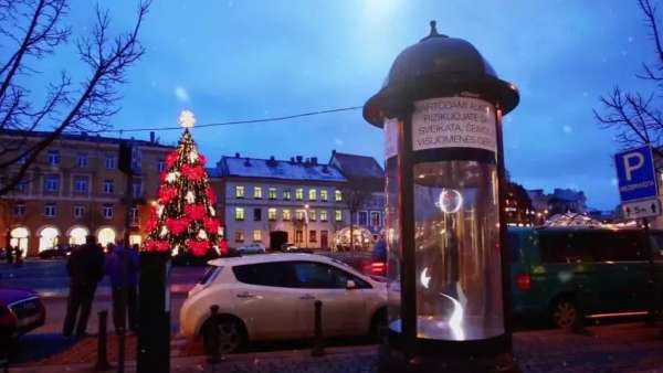 西班牙的這家氣泡酒在市街頭的這個(gè)快閃店活動竟然還會魔法，神奇