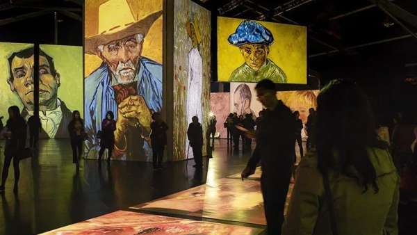 臺灣近3層樓高的環(huán)繞巨幕動態(tài)沉浸式體驗展覽活動仿佛走入了畫中