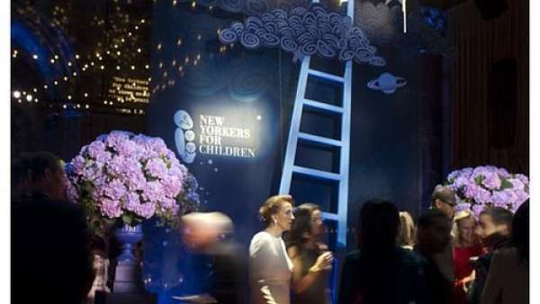 兒童慈善活動閃亮開播，發(fā)射一顆星星祈求一份關懷吧