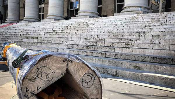 烹飪界的奧斯卡頒獎典禮活動現(xiàn)場策劃的市集廣場裝置，布谷鳥鐘很震撼