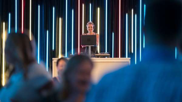 活動(dòng)策劃中用LED燈帶也能創(chuàng)造一種突出、明顯的視覺效果