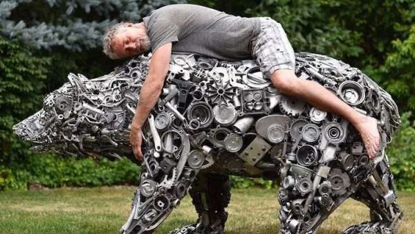 美國(guó)這個(gè)環(huán)保主題的展覽活動(dòng)用的都是被丟棄的金屬制品，太酷炫了