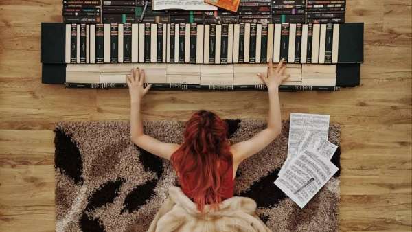 書中自有黃金屋，會展活動現(xiàn)場策劃個書本的拍照打卡點(diǎn)也能黃金萬兩吧