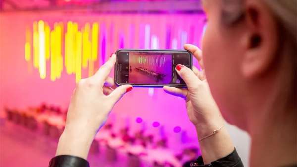 女神節(jié)的推廣活動策劃現(xiàn)場辨識度超高，DIY水果沙拉課程更是亮點