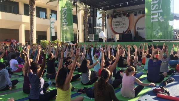 有機博覽會活動上，TA策劃了“無展臺”的裝置引爆了一場全新的認知