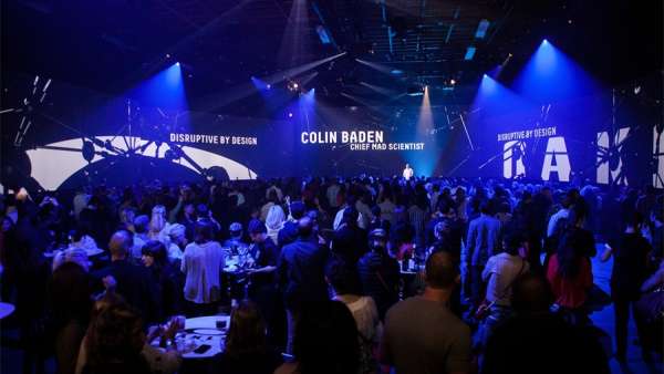 派對(duì)活動(dòng)上以三維互動(dòng)空間的形式拉近了品牌與客戶的距離