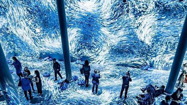 燈光藝術展覽活動把經(jīng)典藍演繹得更讓人安心、平靜和自信