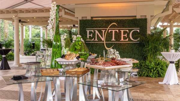 秘密花園晚宴派對(duì)活動(dòng)就請(qǐng)縱情揮舞，期待再赴非凡浪漫仙境