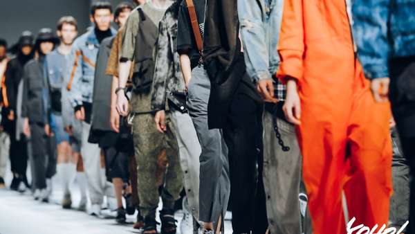 國潮時(shí)裝展覽活動(dòng)以3個(gè)不同主題策劃了3場宣誓國潮的時(shí)裝發(fā)布活動(dòng)