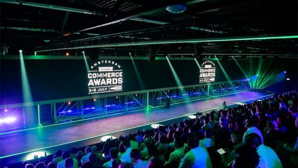 喜力商業(yè)周策劃了一系列交流互動(dòng)展覽活動(dòng)，炫酷派對(duì)活動(dòng)更是嗨翻天