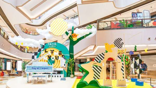 藝術(shù)主題展覽活動策劃了15架涂鴉鋼琴，為城市涂抹了多彩藝術(shù)亮色