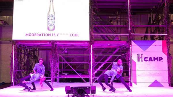 啤酒快閃式的員工活動策劃突破了傳統(tǒng)形式，更有節(jié)奏感了