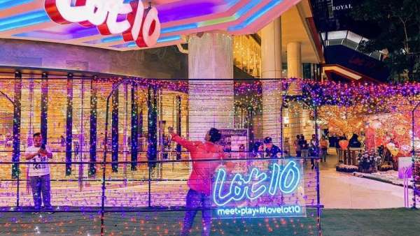 新馬泰商場(chǎng)美陳展覽活動(dòng)旨在點(diǎn)亮疫情下的壓抑