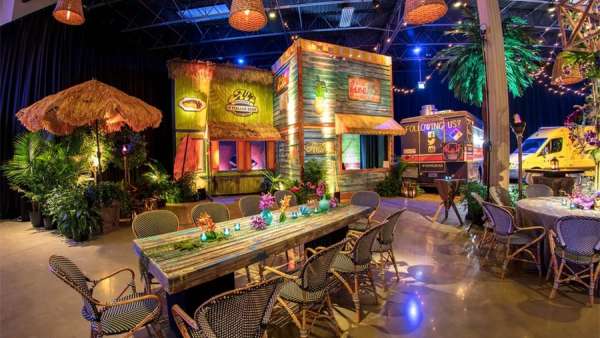 海島風(fēng)的活動(dòng)現(xiàn)場(chǎng)策劃的內(nèi)容，仿佛到了熱帶的海島綠洲