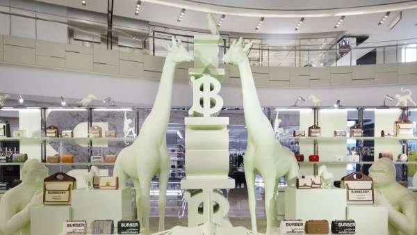 BURBERRY動物主題的快閃店活動策劃的這群小動物太可愛熱鬧了