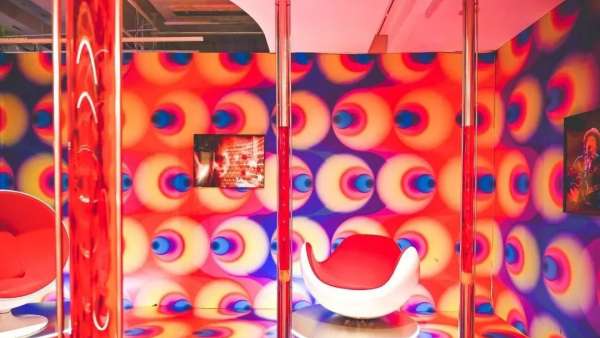 赫本玫瑰之約主題展覽活動帶你融入經(jīng)典，穿越時空對話