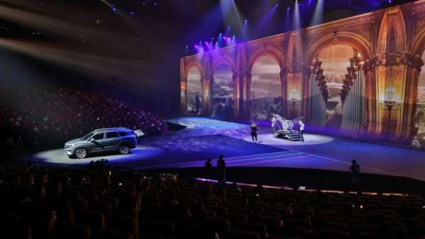 吉利豪越上市發(fā)布會活動策劃了一場大型魔幻劇，實力技術擔當