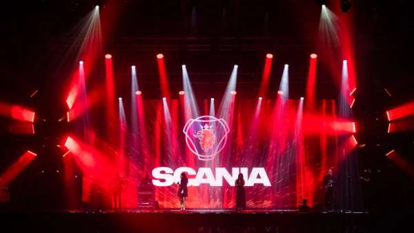 卡車發(fā)布會(huì)活動(dòng)策劃現(xiàn)場(chǎng)也能這般顯眼，大塊頭就是夠震撼