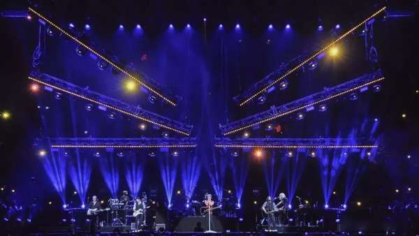 演唱會活動策劃的舞臺造型太炫了，燈光營造的氛圍更給力