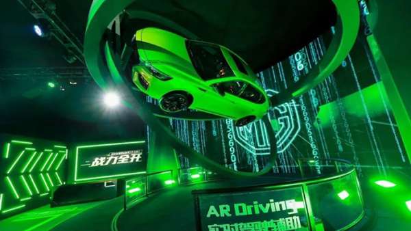 名爵6神秘綠盒發(fā)布會展覽活動空降魔都心臟，“奇葩”火熱battle