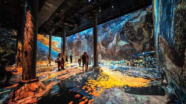 2020潘通年度藝術(shù)展覽活動(dòng)安排在了美國(guó)第一個(gè)增強(qiáng)現(xiàn)實(shí)酒吧