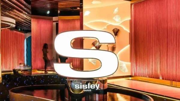 希思黎主題展覽活動(dòng)策劃了七大體驗(yàn)展區(qū)，開(kāi)啟逆齡新生之旅