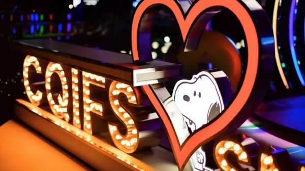 花生漫畫(huà)全球藝術(shù)家聯(lián)盟主題展覽活動(dòng)策劃震撼了重慶IFS