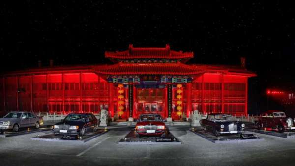 奔馳新一代E級發(fā)布會活動策劃了一場北京大戲樓里的經(jīng)典劇目