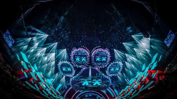 百度好奇夜活動策劃有了舞美設(shè)計加持，好奇體驗感更足了