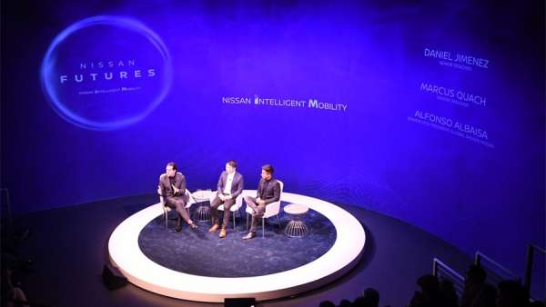 洛杉磯車展上，日產(chǎn)汽車發(fā)布會活動策劃的LED照明系統(tǒng)很搶眼