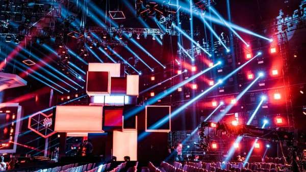 湖南衛(wèi)視「拼多多11.11超拼夜」活動策劃的360°全景舞臺亮了！