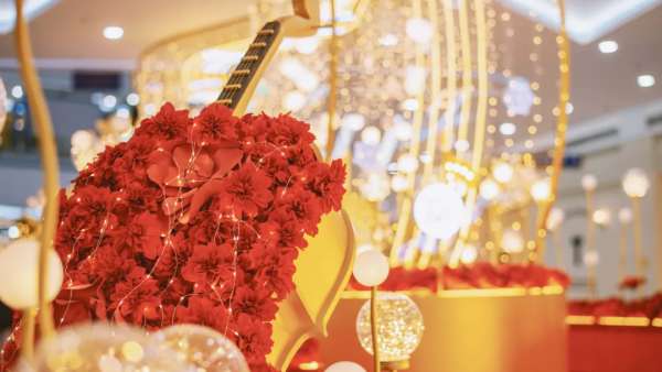 音樂元素結合燈光打造的圣誕派對活動策劃華麗麗的，樂在發(fā)生