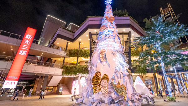 XMAS耶誕奇幻之森主題圣誕活動策劃美陳設(shè)計，17米雪白圣誕樹超美