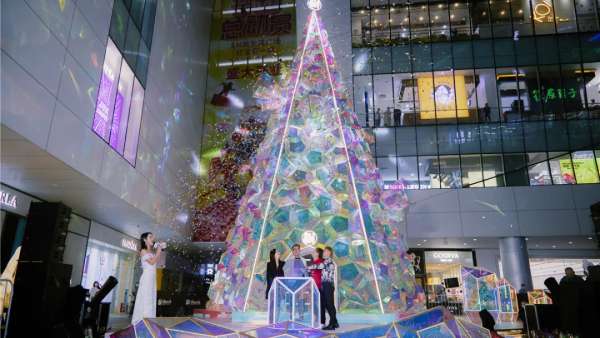 廈門(mén)SM幻彩圣誕主題展覽活動(dòng)策劃16米寶石般圣誕樹(shù)閃閃惹人愛(ài)