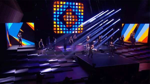 電信運(yùn)營(yíng)商的這場(chǎng)年度活動(dòng)策劃了現(xiàn)實(shí)與虛擬的多章節(jié)節(jié)目，夠酷