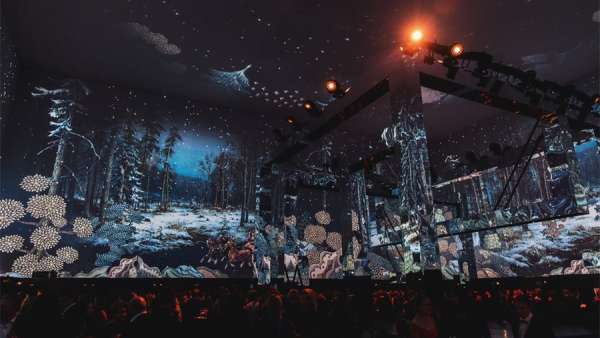 愛(ài)馬仕莫斯科旗艦店開業(yè)派對(duì)活動(dòng)策劃了一個(gè)立方體的魔法森林