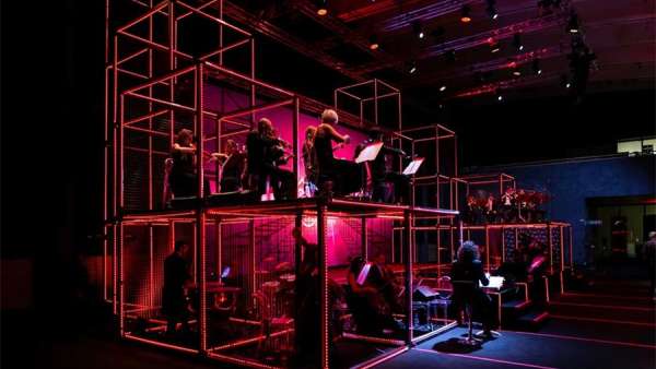 最佳傳播項(xiàng)目頒獎(jiǎng)典禮活動策劃的舞臺竟是鋼管架和LED燈帶