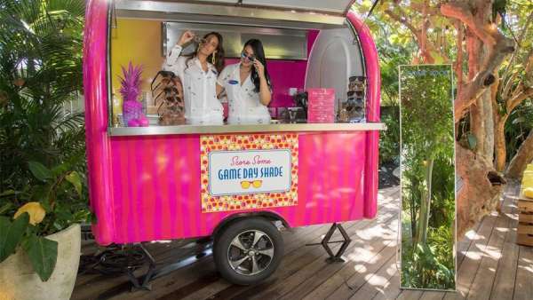 超級碗贊助商VISA的這場體驗派對活動策劃的植物墻很有驚喜！