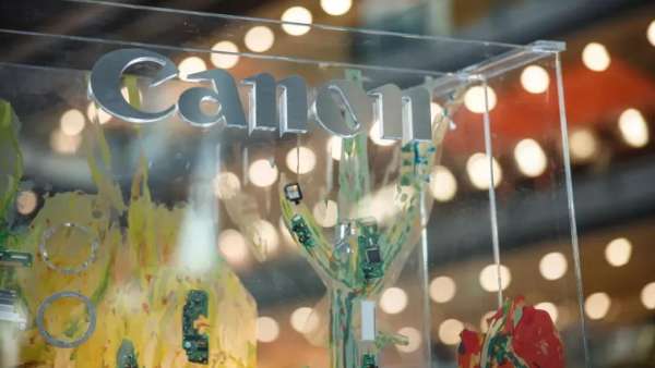 佳能攜手藝術家康蕾創(chuàng)作的《萬物共生》藝術展覽活動策劃獨具一格