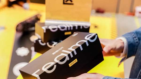 真我GT“全速戰(zhàn)神快閃店”活動策劃融入街頭潮玩風格，活力奔放