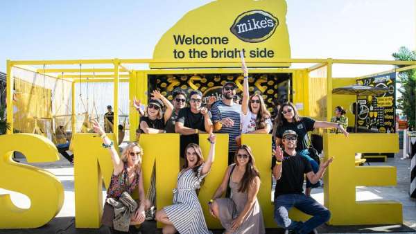 邁克檸檬水「歡樂快樂」產(chǎn)品體驗(yàn)活動(dòng)策劃試飲區(qū)的設(shè)計(jì)更讓人嗨森