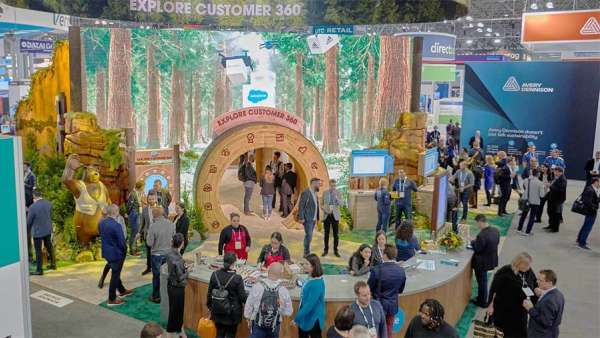 零售業(yè)大會上的這個展覽活動策劃了一個身臨其境視覺刺激的體驗