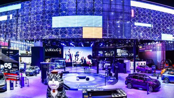 擅長搞事情的領(lǐng)克在上海車展活動策劃了未來游樂場，潮酷十足