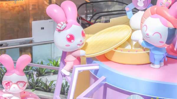 天河城首席討喜官M(fèi)ETO蜜兔主題展覽活動(dòng)策劃了吃貨的奇妙美食樂(lè)園