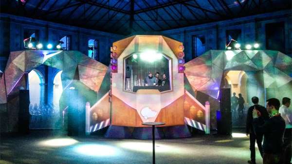 TFF峰會活動策劃現(xiàn)場竟變成富有創(chuàng)意的月球隕石坑，太精彩了