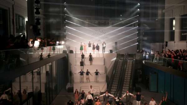 里昂主宮洲際酒店開業(yè)慶典活動(dòng)策劃了一場(chǎng)弦樂(lè)四重奏演出