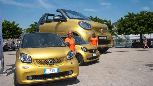 奔馳smart快閃式推廣活動策劃用兩年造出了5米高的龐然大物forfun3，霸氣