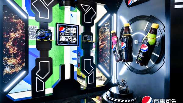 百事潮酷蓋念店活動策劃酷炫潮FUN十足，還能體驗(yàn)機(jī)器人ROBO障礙賽