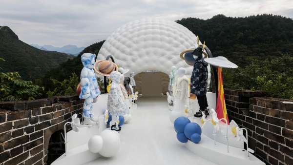 羽你相絨巴拉巴拉長城夢幻大秀活動策劃點亮了北京長城