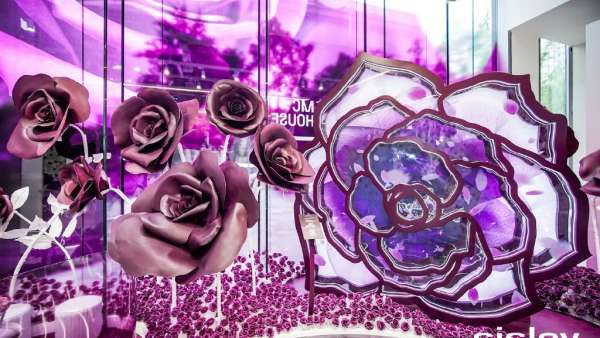 希思黎“愛予力量”展覽活動策劃打造出身處法式莊園般的沉浸式體驗